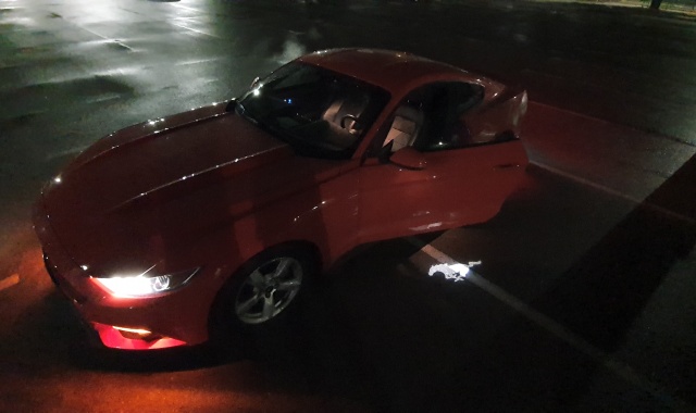 Ford Mustang New Turbo красное купе в Крыму