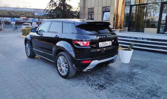 Range Rover Evoque (кроссовер) turbo 190 л.с. 4WD в Крыму