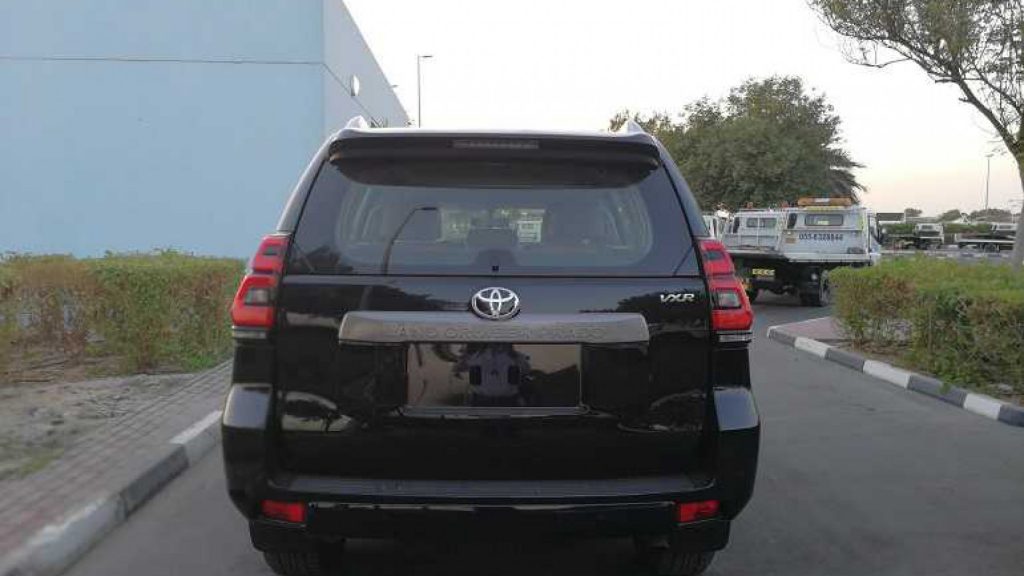 Toyota Prado V6 2020-2023 год или аналог в Дубаи, ОАЭ
