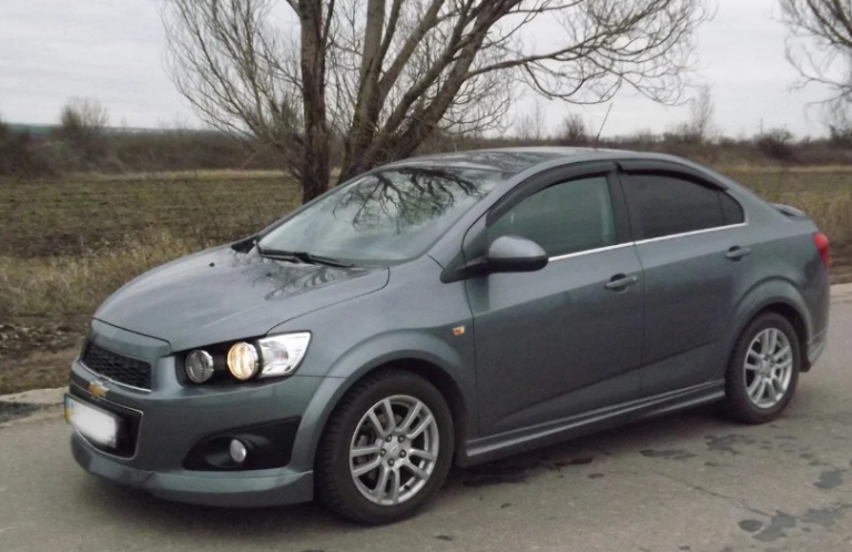 Chevrolet Aveo 2014-2017 год или аналог в Горно-Алтайске