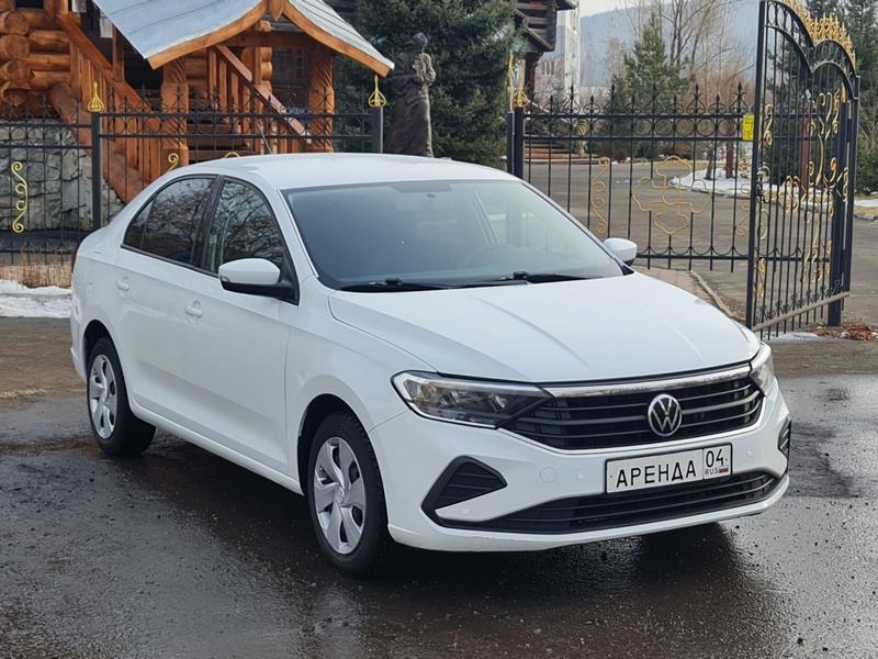 Volkswagen Polo (белый) 2020-2022 год или аналог в Горно-Алтайске, Россия