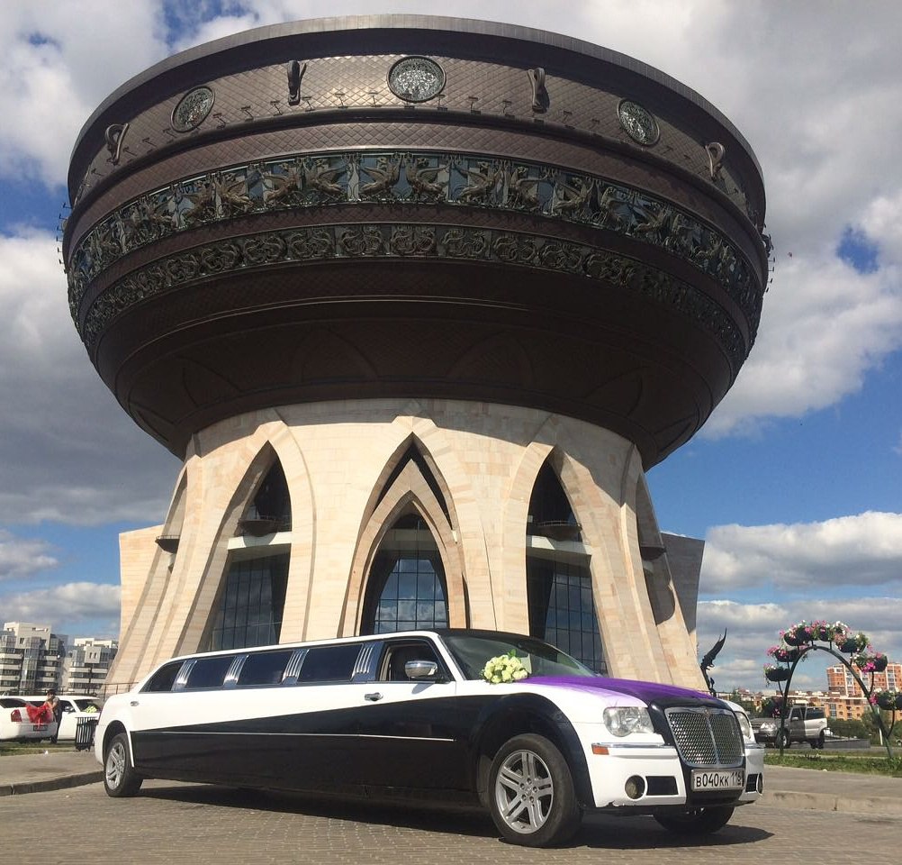 Лимузин Chrysler Bentley в Казани, Россия