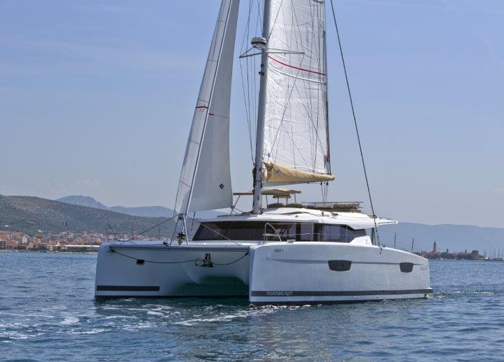 Яхта Saona 47 – Saga 1 в Трогире, Хорватия