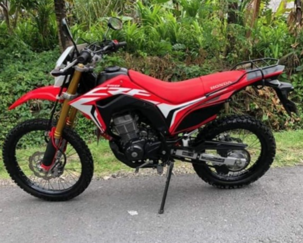 Kawasaki KLX или аналог в Денпасаре, Бали