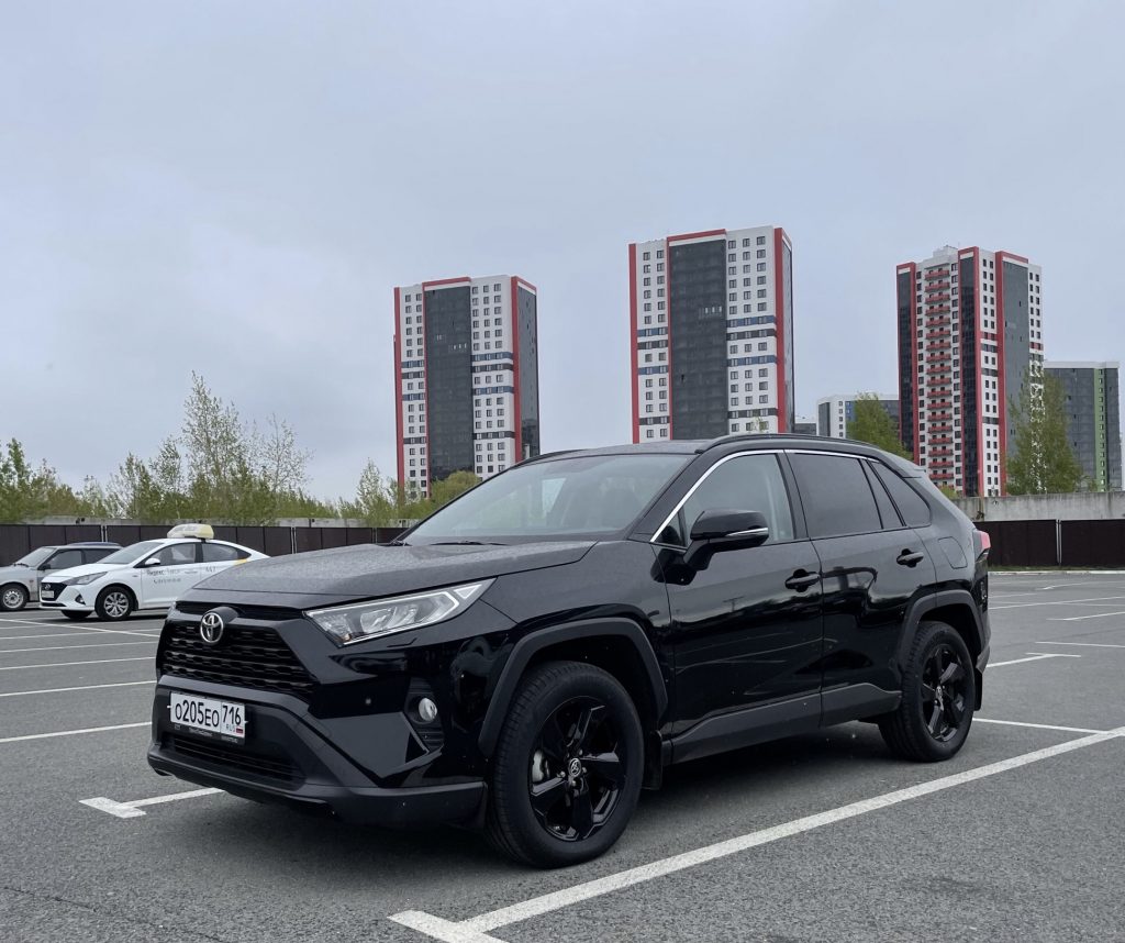 Toyota RAV4 2.0 2019-2022 год или аналог в Казани, Россия