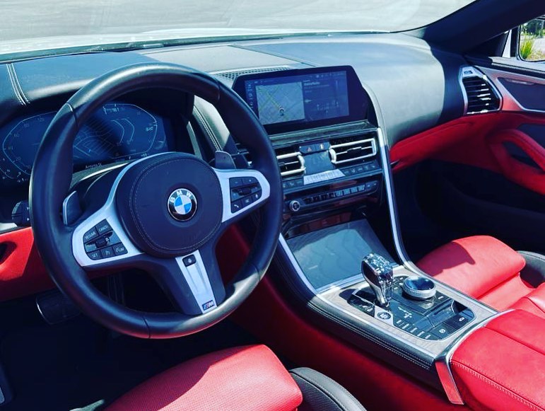 BMW 850 cabrio 2021 в Лос Анджелесе, США