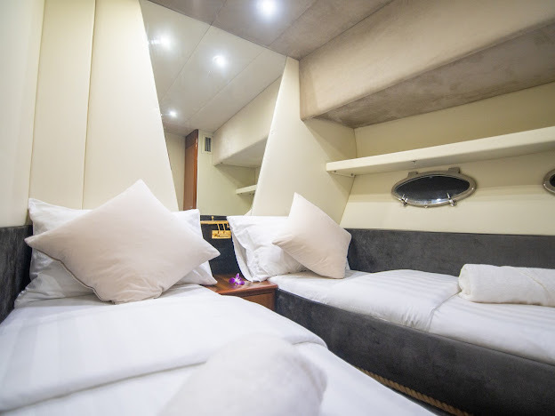 Моторная яхта Azimut 54 на Пхукете, Таиланд