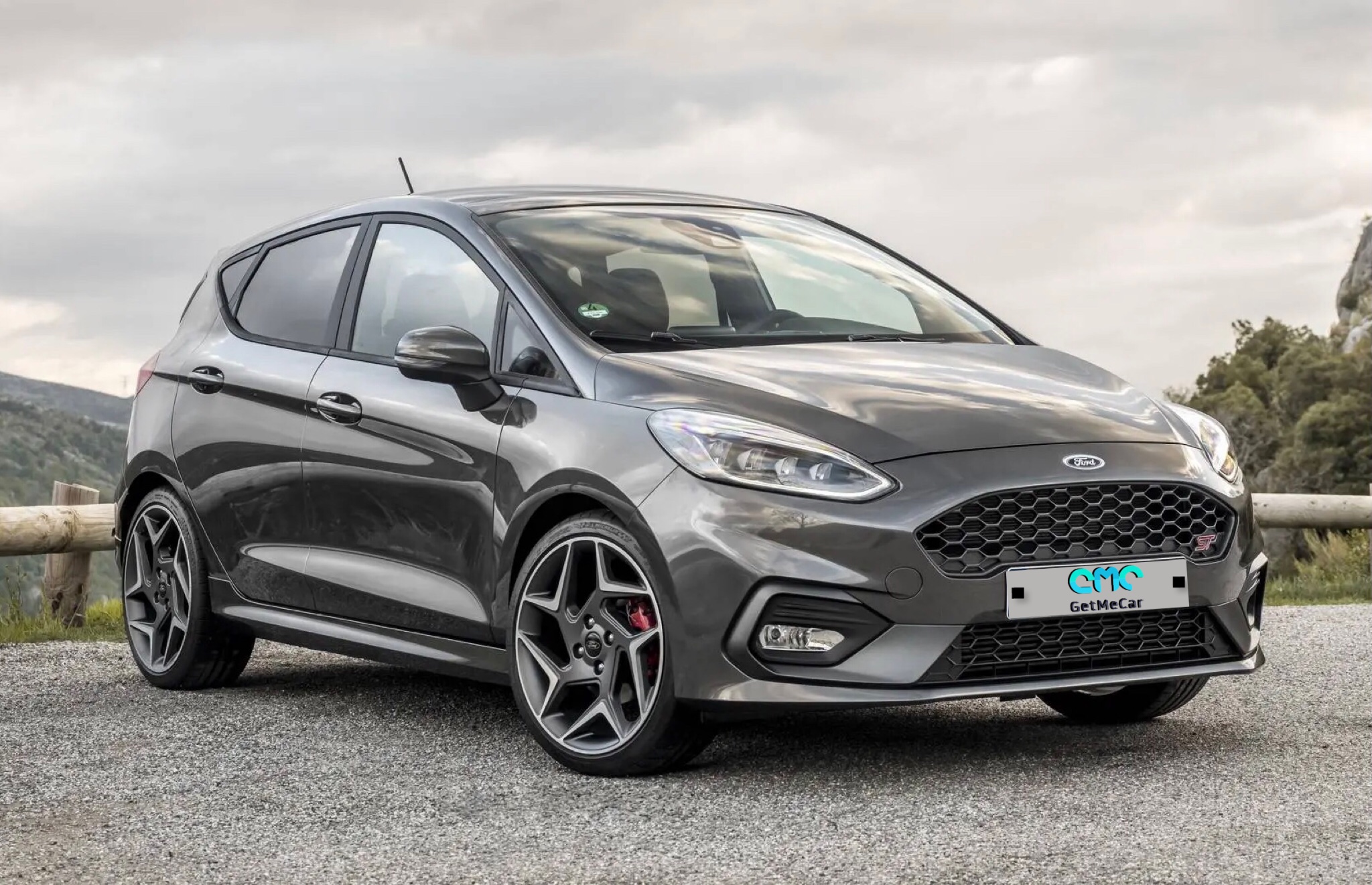 Взять в аренду Ford Fiesta 2016-2020 автомат или аналог в Ереване, Армения