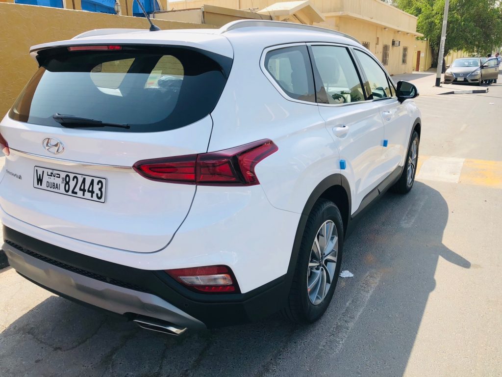 Hyundai Santa Fe 2019-2023 год или аналог в Дубаи, ОАЭ