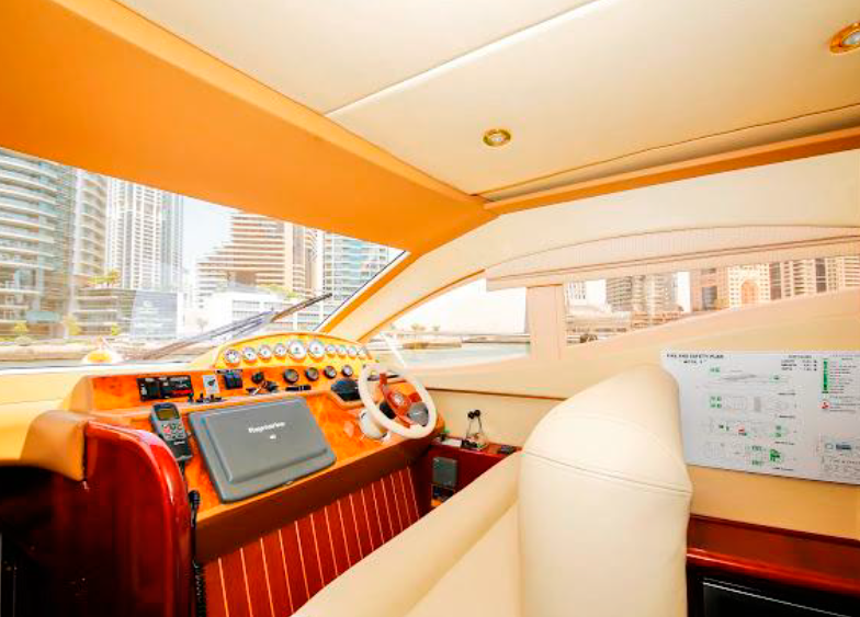 Яхта MAJESTY 55 FEET в Дубаи, ОАЭ