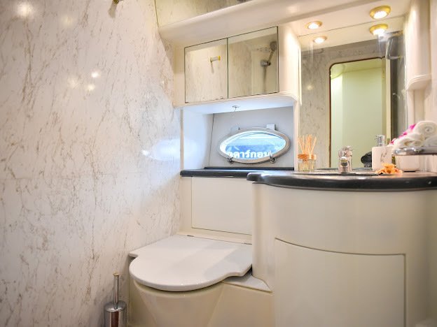 Моторная яхта Azimut 54 на Пхукете, Таиланд