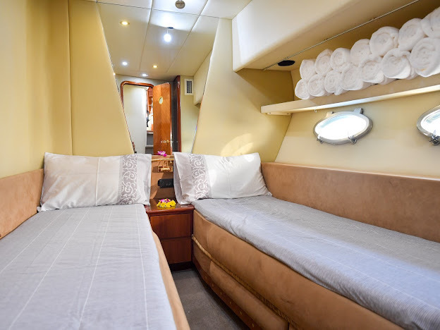 Моторная яхта Azimut 54 на Пхукете, Таиланд