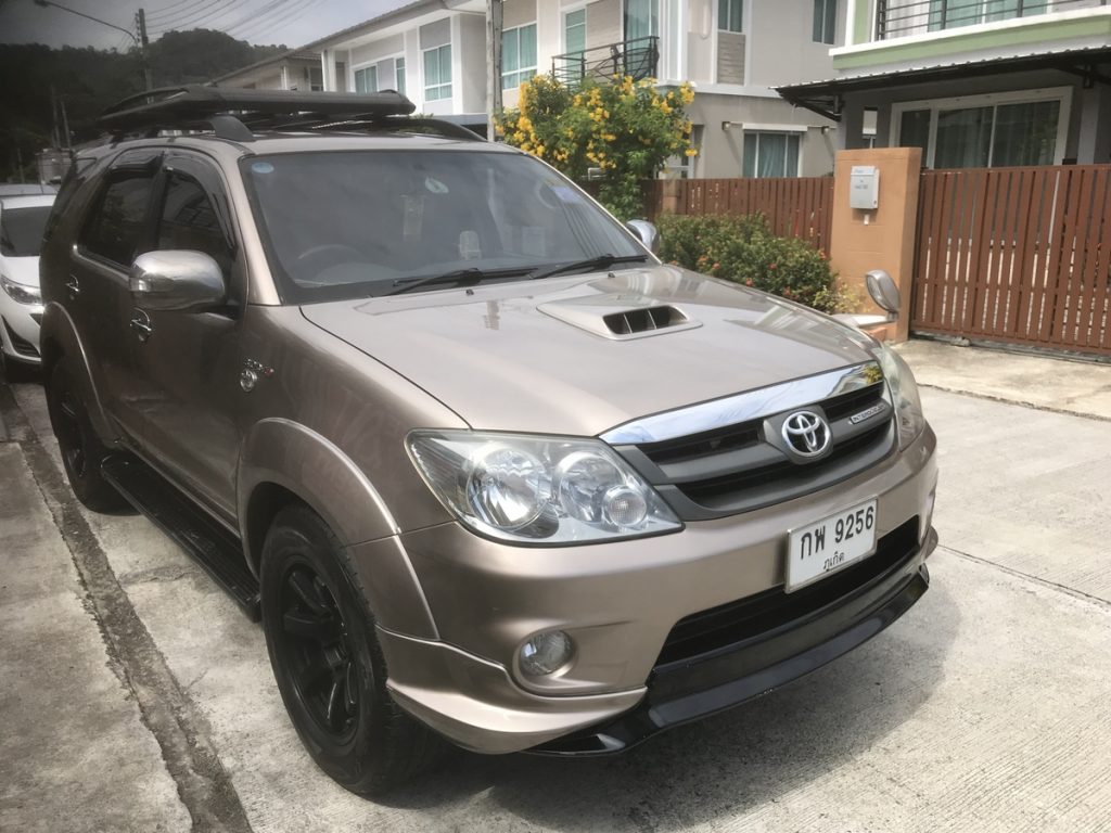 Toyota Fortuner Gold 7 мест 2011-2015 или аналог на Пхукете, Таиланд