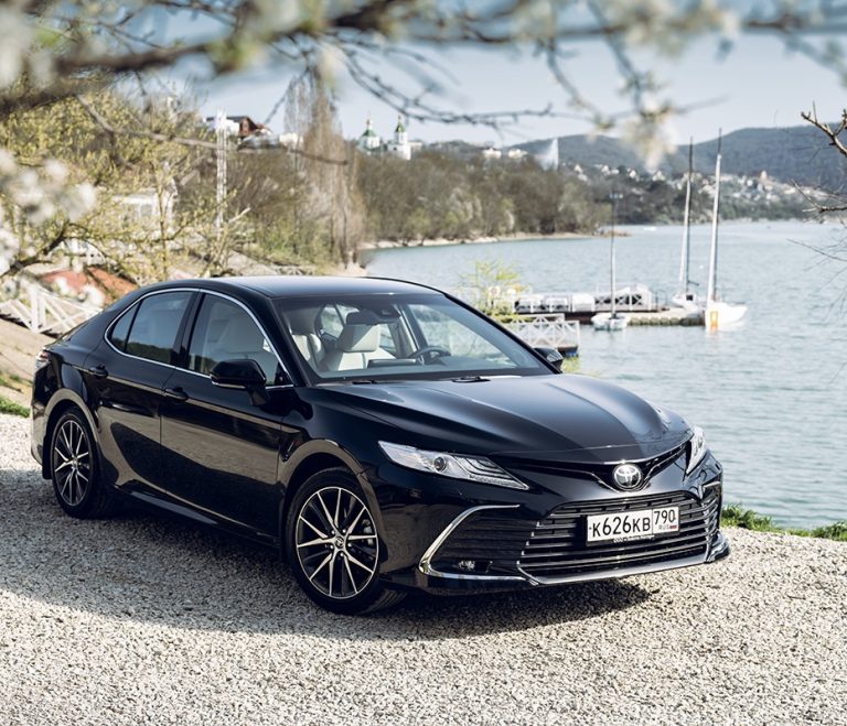 Toyota Camry или аналог в Москве, Россия