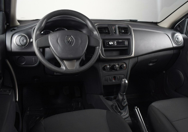 Renault Logan, 2017-2019 год или аналог в КМВ