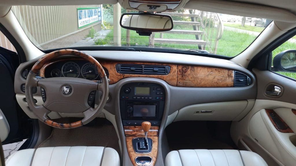 Jaguar S-Type в Симферополе, Крым