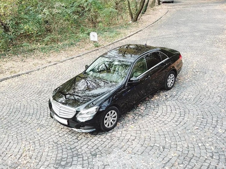 Mercedes E-class 2016-2018 год или аналог в Белграде, Сербия
