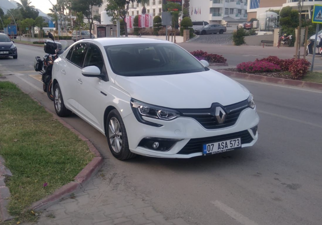Renault Megane 2021-2023 год или аналог в Кемере, Турция