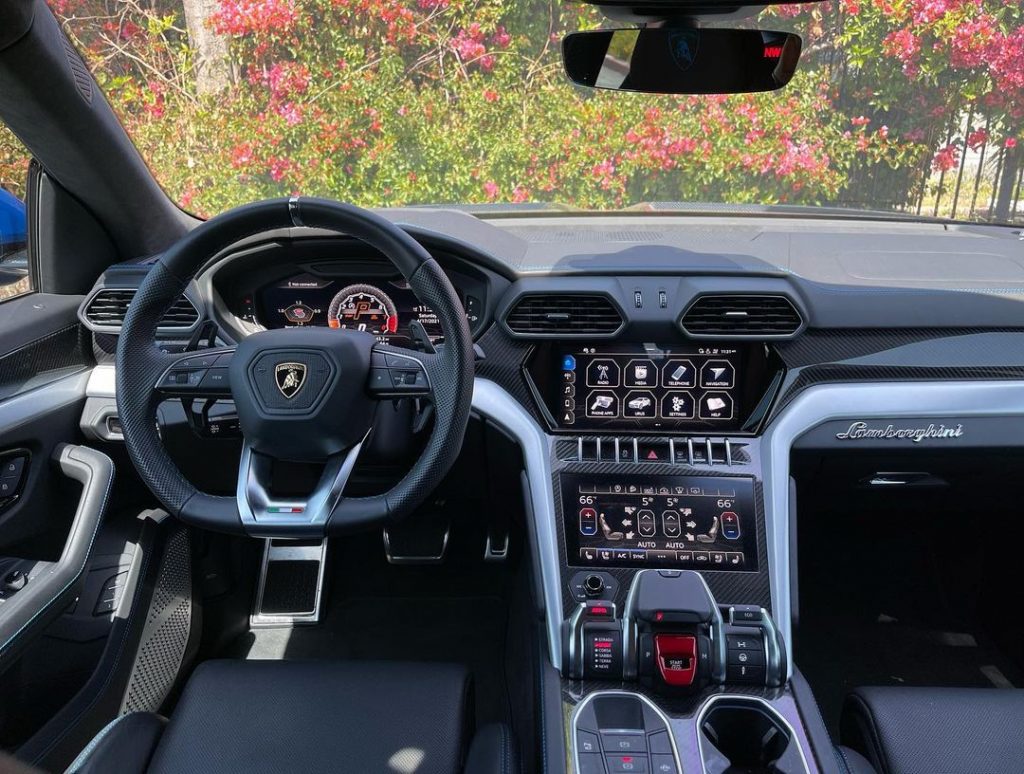 Lamborghini Urus 2021 blue в Лос Анджелесе, США
