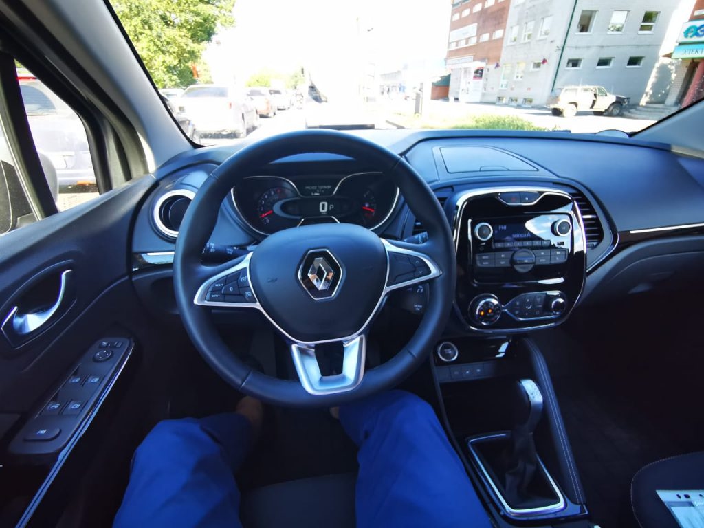 Renault Captur 2020-2022 год или аналог в Горно-Алтайске, Россия