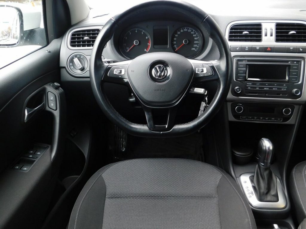 Volkswagen Polo 2015-2018 год или аналог в КМВ