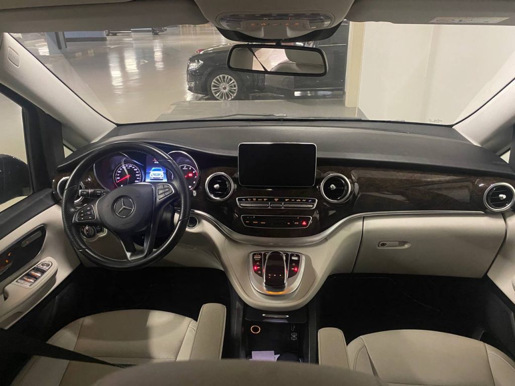 Mercedes V class NEW 2020 в Дубаи, ОАЭ