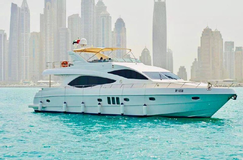 Яхта Majesty 77 в Дубаи, ОАЭ