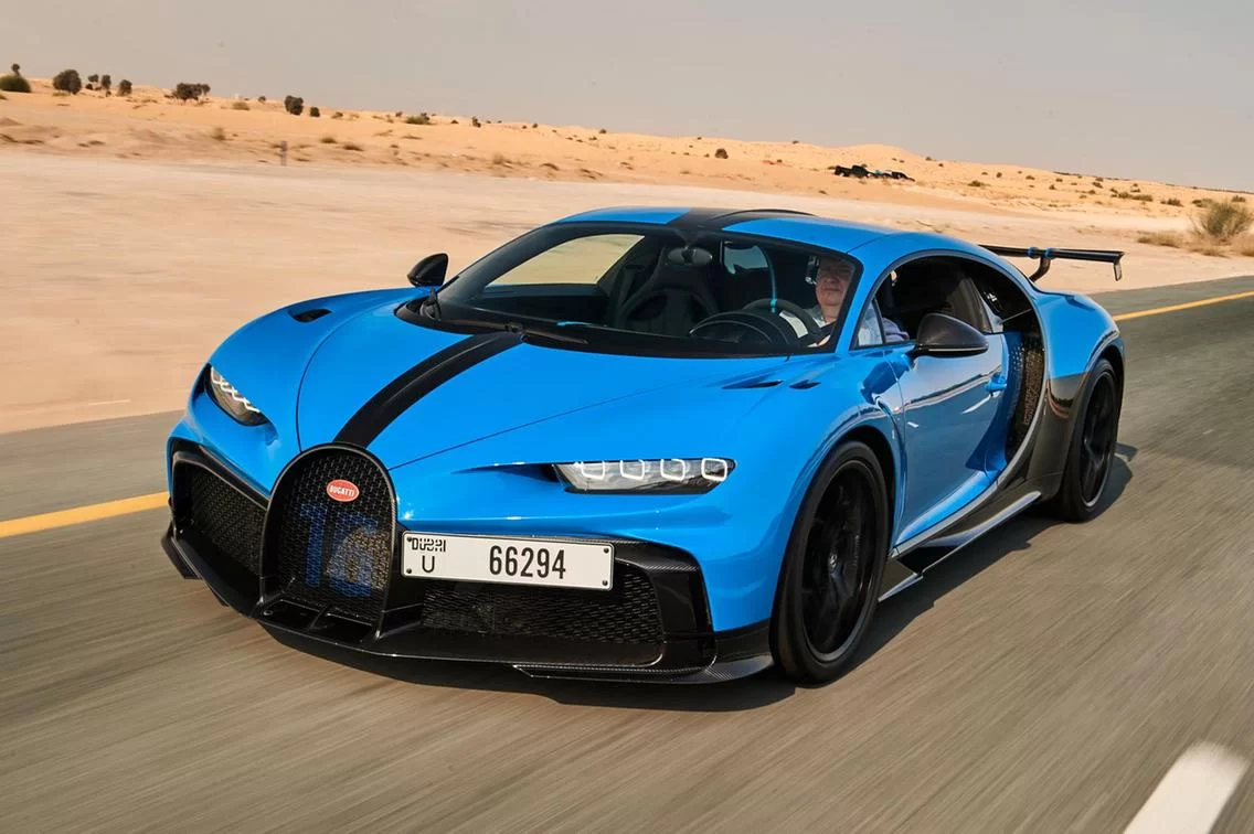 Взять в аренду BUGATTI CHIRON в Дубаи, ОАЭ