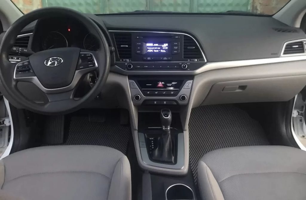 Hyundai Elantra 2017-2020 или аналог в Ереване, Армения