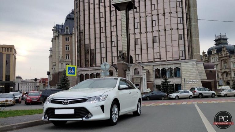 Toyota Camry V55 2015-2017 год или аналог в Казани, Россия
