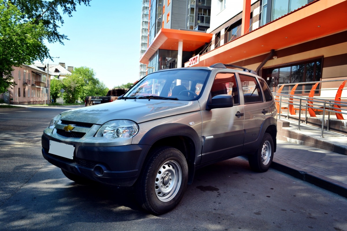 Взять в аренду Внедорожник CHEVROLET NIVA или аналог в Иркутске, Россия