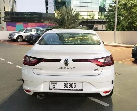 Renault Megane 2020-2023 год или аналог в Дубаи, ОАЭ