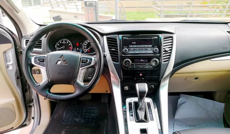 Mitsubishi Montero Sport 2019-2021 год или аналог в Дубаи, ОАЭ