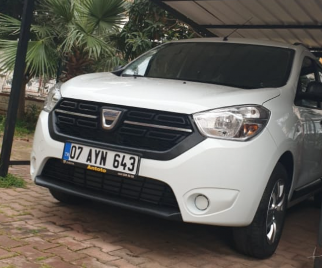 Dacia Lodgy 7 мест 2022-2023 год, дизель или аналог в Анталии, Турция