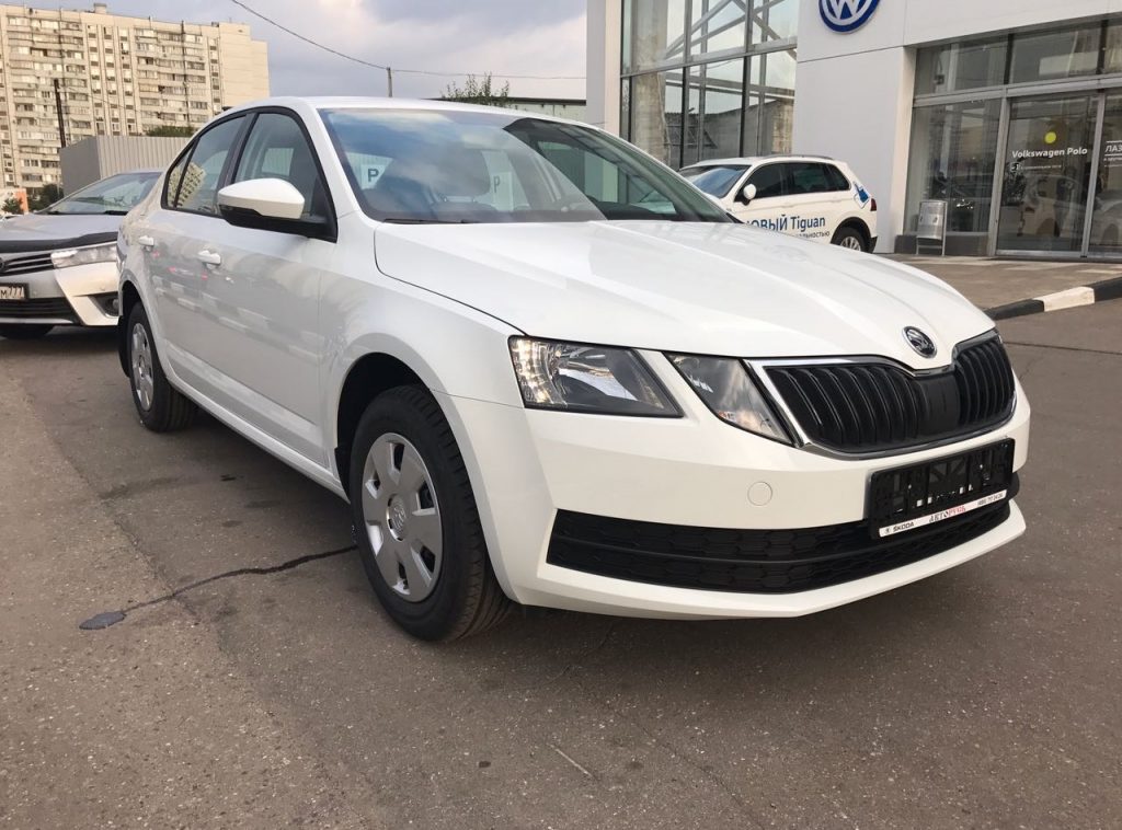 Skoda Octavia или аналог в Москве