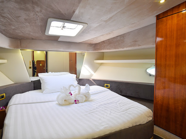 Моторная яхта Azimut 54 на Пхукете, Таиланд