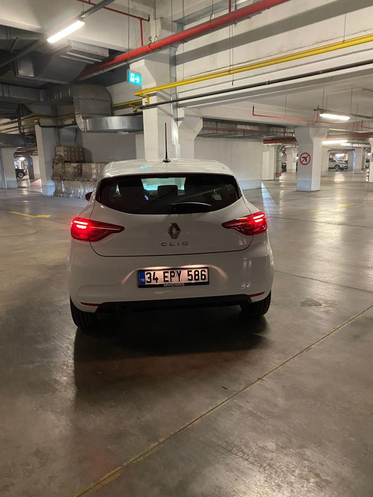 Renault Clio 2022-2023 или аналог в Стамбуле, Турция