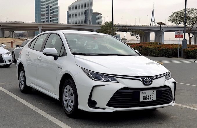 Toyota Corolla 2020-2022 год или аналог в Дубаи, ОАЭ
