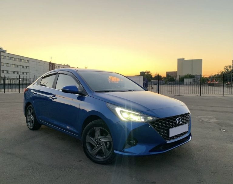 Hyundai Solaris 2019-2022 год или аналог в Новокузнецке и Кемерово