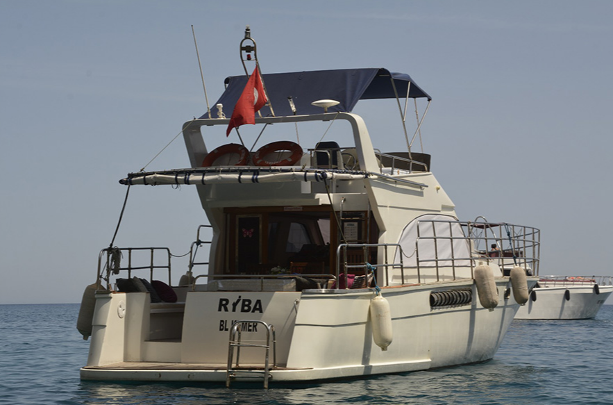 Яхта RIBA в Кемере, Турция