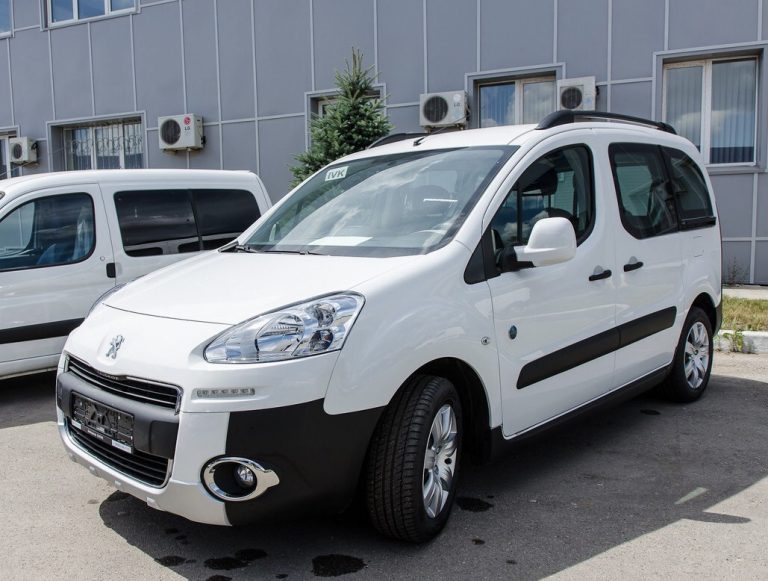 Аренда Peugeot 2014-2017 год или аналог в КМВ