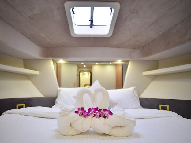 Моторная яхта Azimut 54 на Пхукете, Таиланд