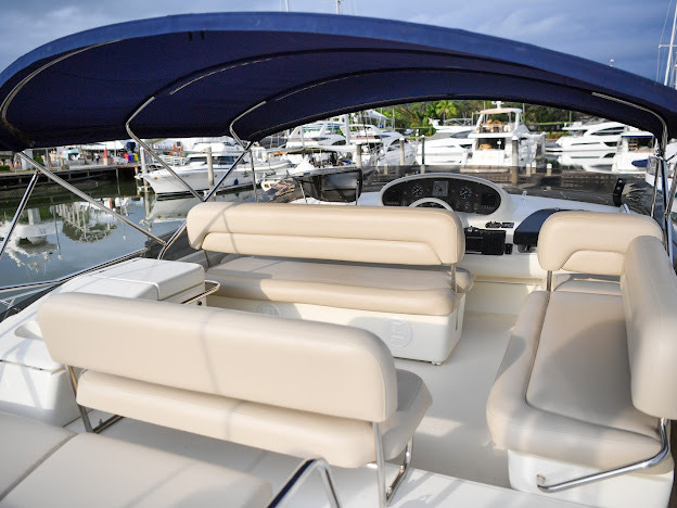 Моторная яхта Azimut 54 на Пхукете, Таиланд