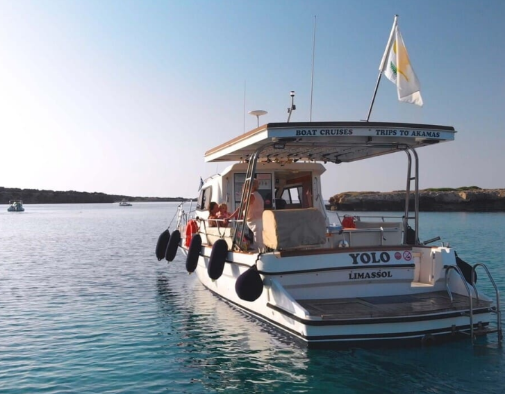 Рыболовный катер Kreta Mare на Кипре в Лачи
