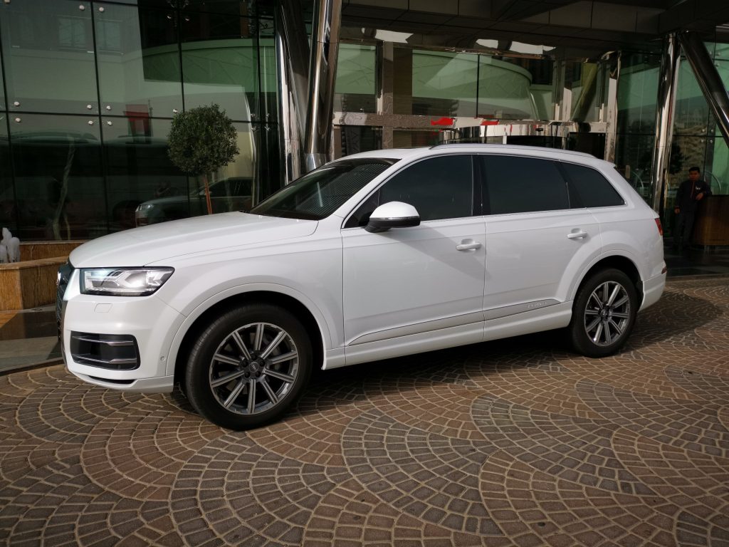 Audi Q7 2018-2020 год или аналог в Дубаи, ОАЭ