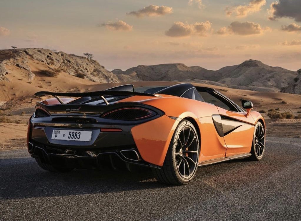 McLaren 570 Orange в Дубаи, ОАЭ