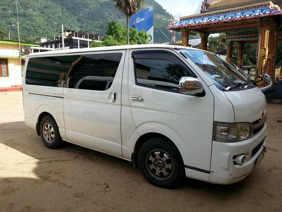 Toyota KDH или аналог в Сидуве, Шри-Ланка