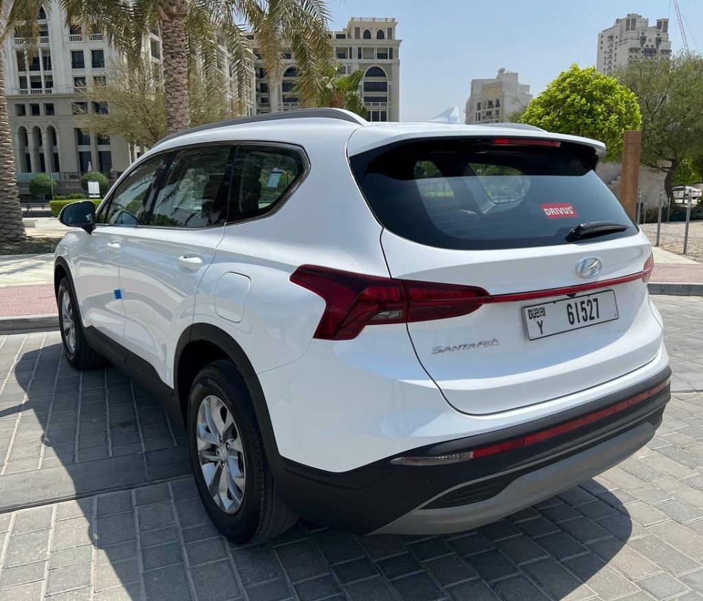 Hyundai Santa Fe 2020-2023 год или аналог в Дубаи, ОАЭ