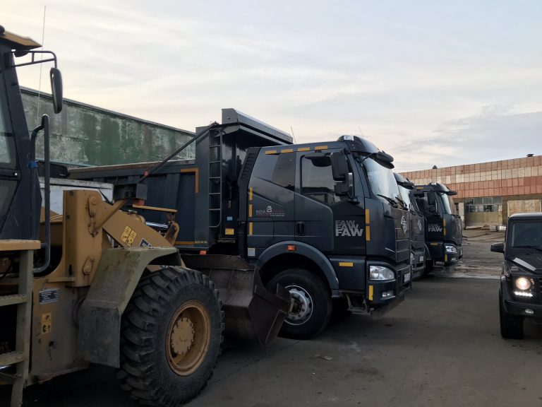 Сдаётся в аренду самосвал 8×4 FAW J6