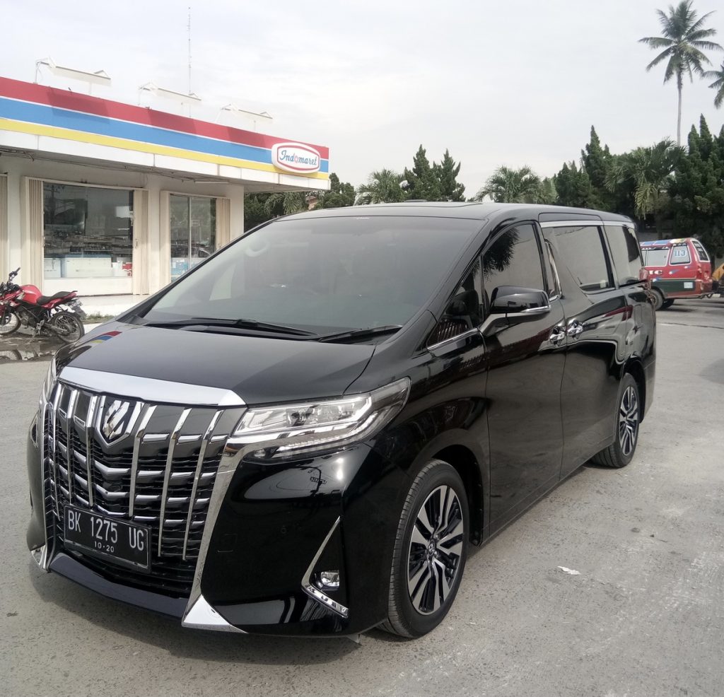 Toyota Alphard автомат 2018-2022 год или аналог в Денпасаре, Бали